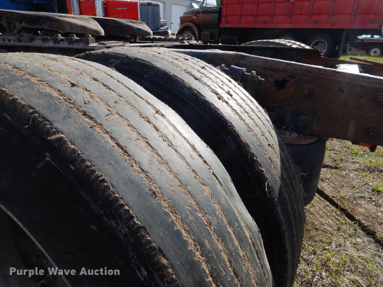 image for item DG5787 2007 Freightliner Classic XL semi truck