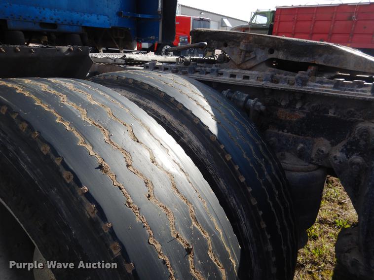 image for item DG5787 2007 Freightliner Classic XL semi truck