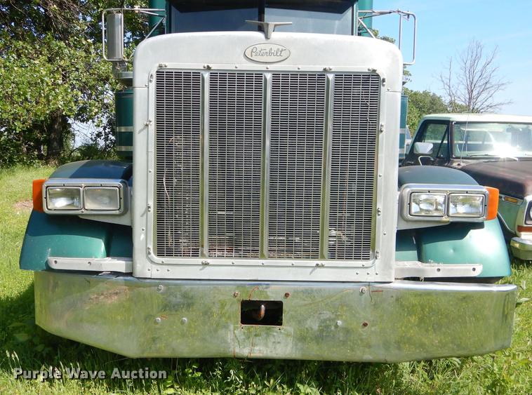 image for item ED9252 Peterbilt 379 Extenda hood
