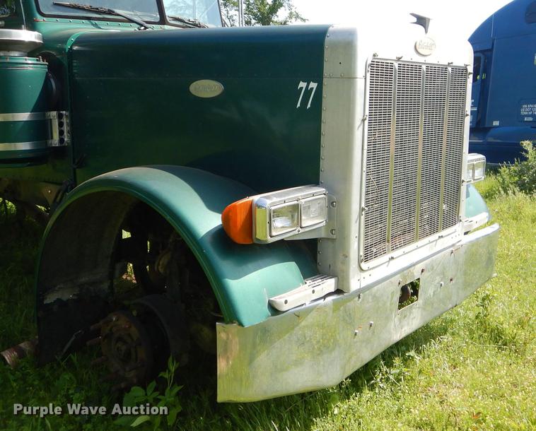 image for item ED9252 Peterbilt 379 Extenda hood