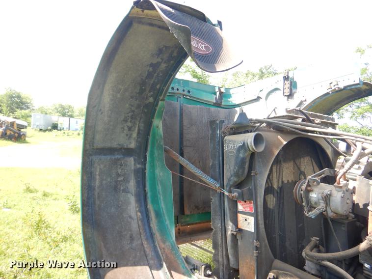 image for item ED9252 Peterbilt 379 Extenda hood