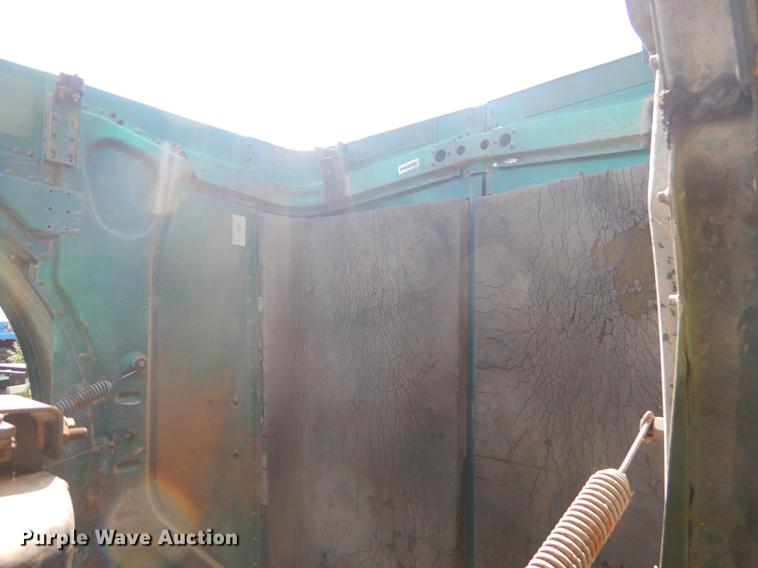 image for item ED9252 Peterbilt 379 Extenda hood