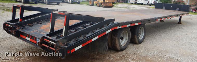 image for item FH9430 1978 Triangle drop deck equipment trailer