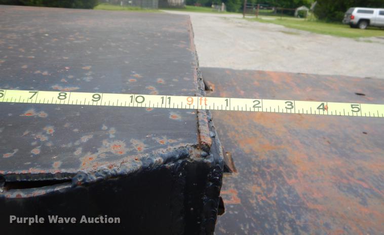 image for item FH9430 1978 Triangle drop deck equipment trailer