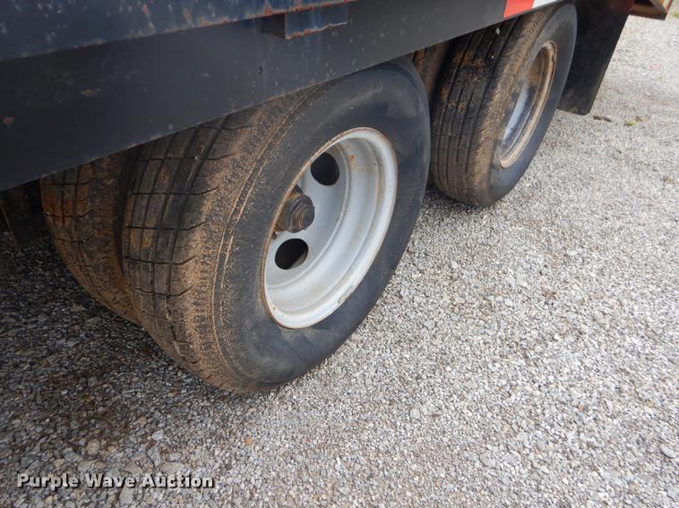 image for item FH9430 1978 Triangle drop deck equipment trailer