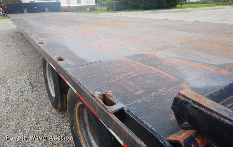 image for item FH9430 1978 Triangle drop deck equipment trailer