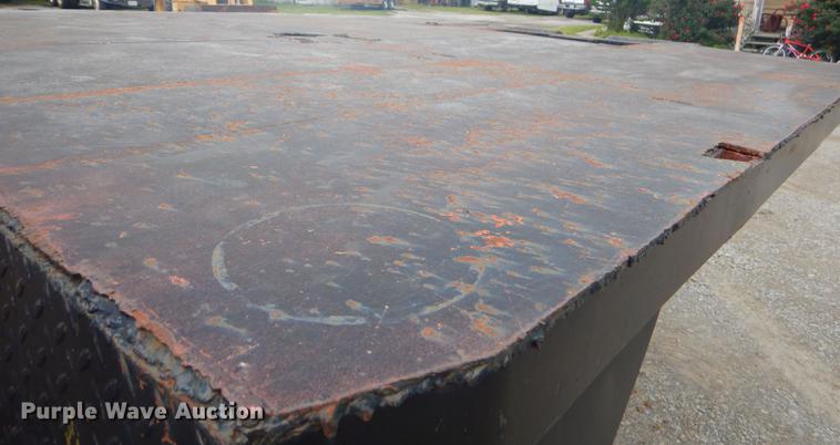 image for item FH9430 1978 Triangle drop deck equipment trailer