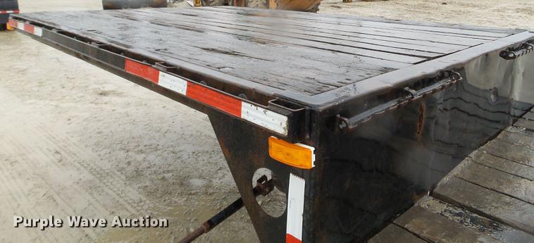 image for item FM9341 2002 Transcraft drop deck trailer