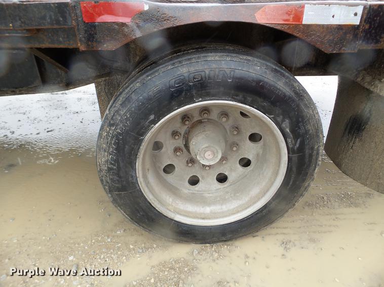 image for item FM9341 2002 Transcraft drop deck trailer