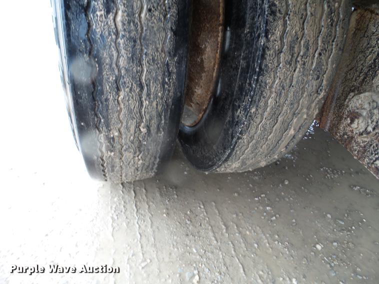 image for item FM9341 2002 Transcraft drop deck trailer