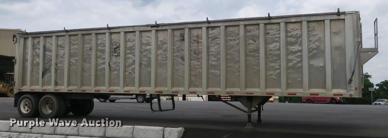 image for item DB8757 2004 Travis walking floor trailer