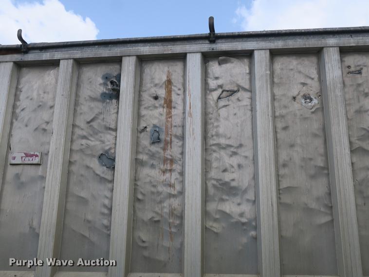 image for item DB8757 2004 Travis walking floor trailer