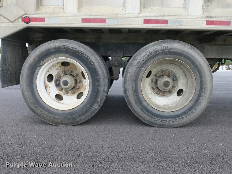 image for item DB8757 2004 Travis walking floor trailer