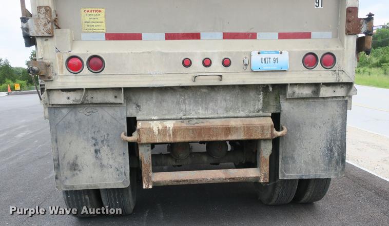 image for item DB8757 2004 Travis walking floor trailer