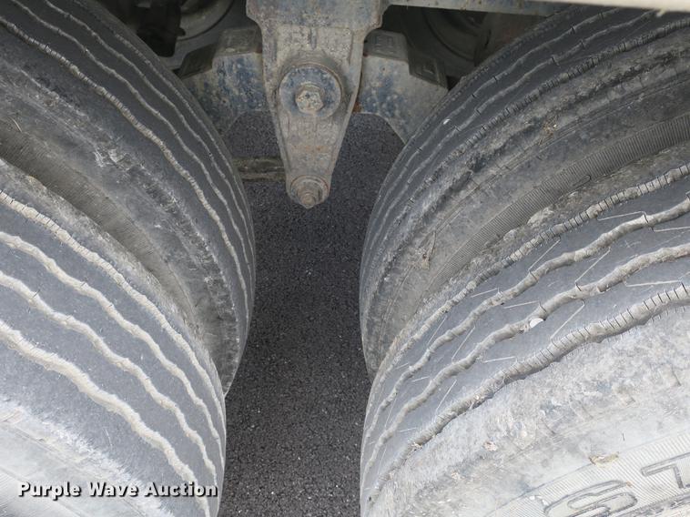 image for item DB8757 2004 Travis walking floor trailer