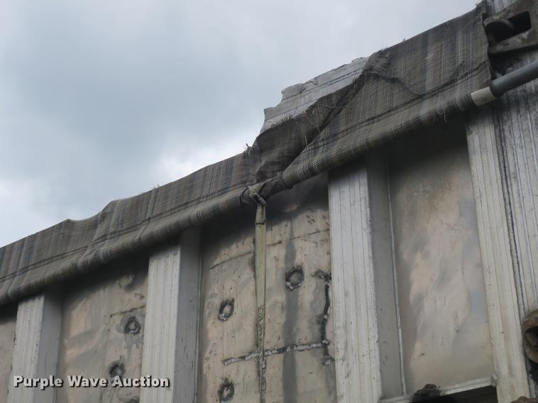 image for item DB8757 2004 Travis walking floor trailer