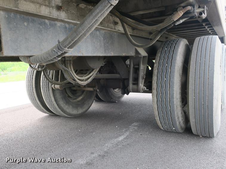 image for item DB8757 2004 Travis walking floor trailer