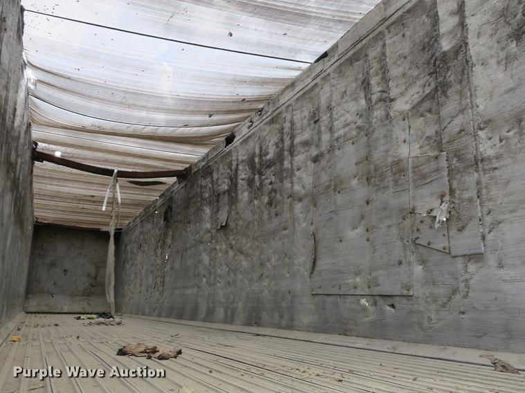 image for item DB8757 2004 Travis walking floor trailer