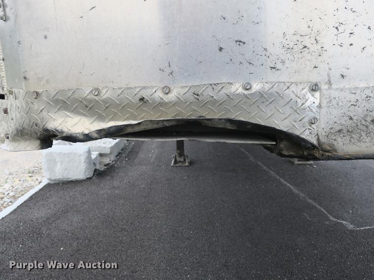 image for item DB8758 2007 Travis walking floor trailer