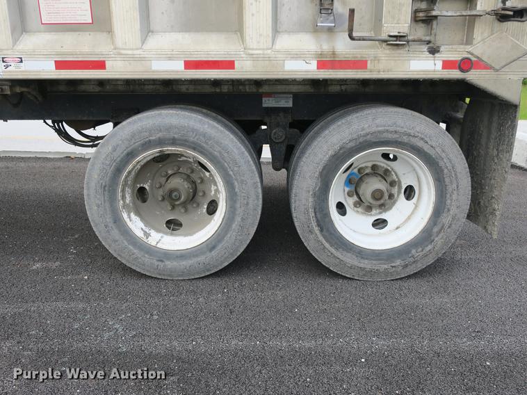 image for item DB8758 2007 Travis walking floor trailer