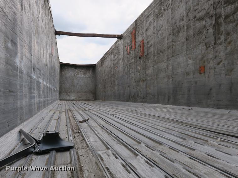 image for item DB8758 2007 Travis walking floor trailer