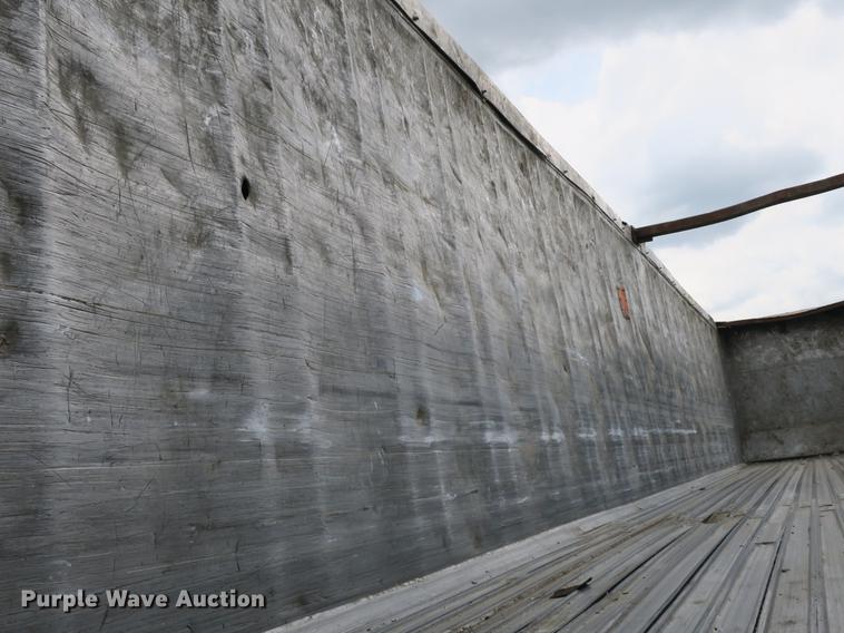 image for item DB8758 2007 Travis walking floor trailer