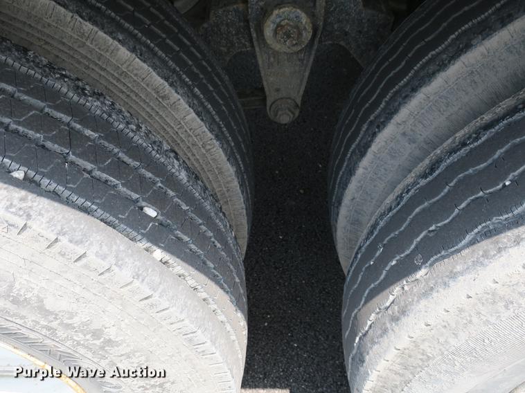 image for item DB8758 2007 Travis walking floor trailer