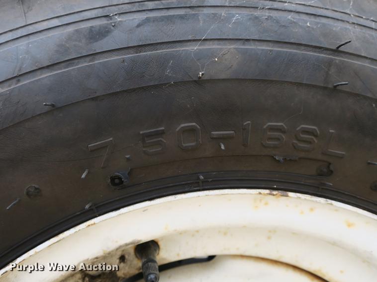 image for item DB8762 1998 New Holland 5610 tractor