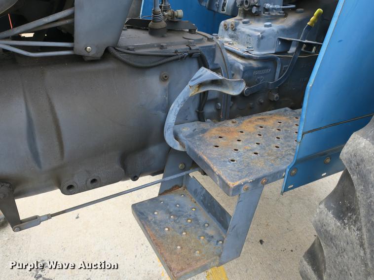 image for item DB8762 1998 New Holland 5610 tractor