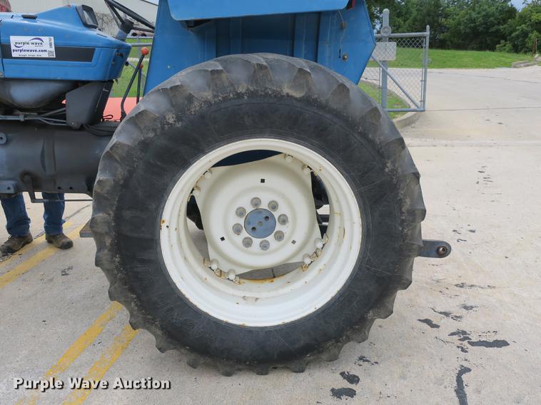 image for item DB8762 1998 New Holland 5610 tractor