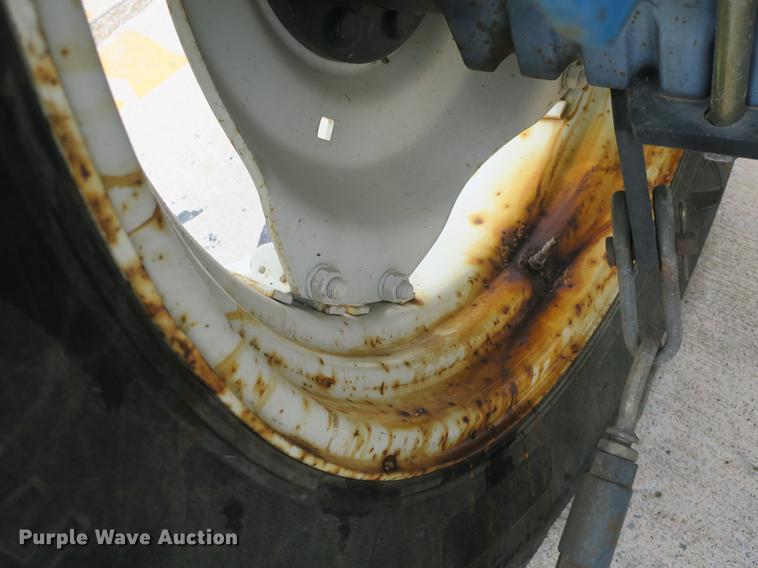 image for item DB8762 1998 New Holland 5610 tractor