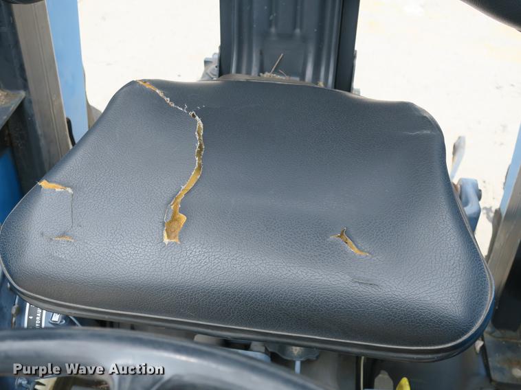 image for item DB8762 1998 New Holland 5610 tractor