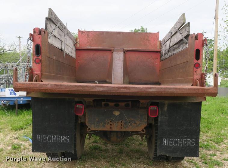 image for item DB8769 1982 Ford 700 dump truck