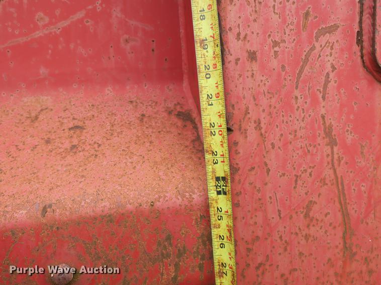 image for item DB8769 1982 Ford 700 dump truck