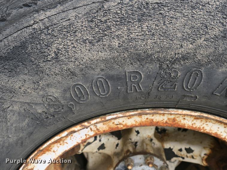 image for item DB8769 1982 Ford 700 dump truck