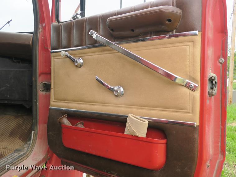 image for item DB8769 1982 Ford 700 dump truck