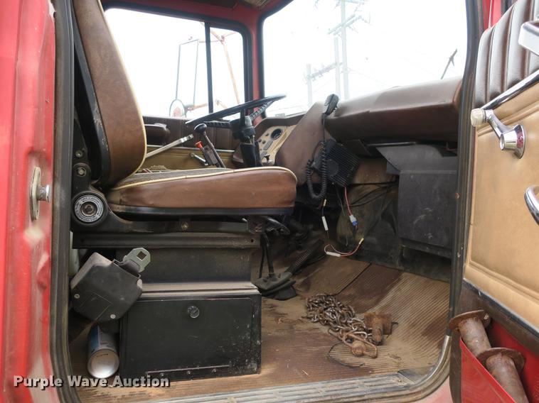 image for item DB8769 1982 Ford 700 dump truck