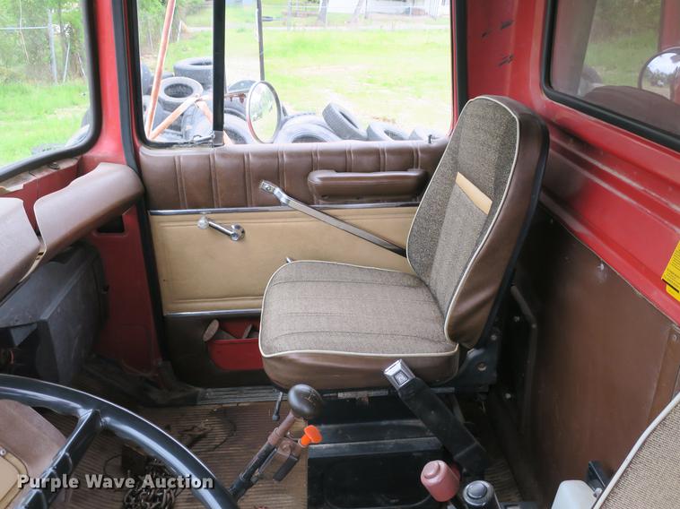 image for item DB8769 1982 Ford 700 dump truck