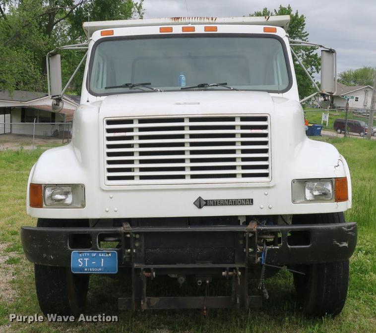 image for item DB8771 1998 International 4700 dump truck