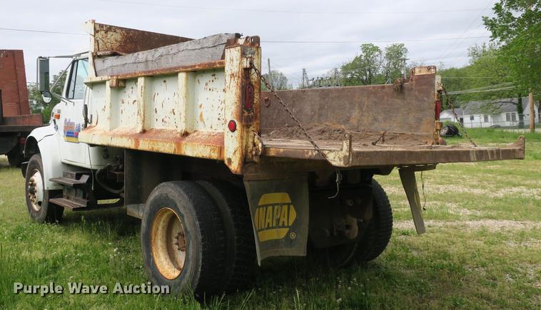 image for item DB8771 1998 International 4700 dump truck