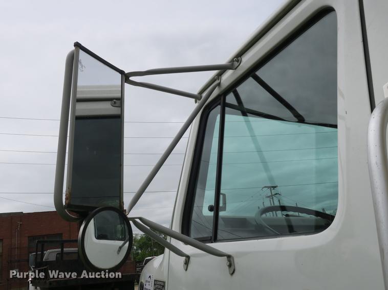 image for item DB8771 1998 International 4700 dump truck