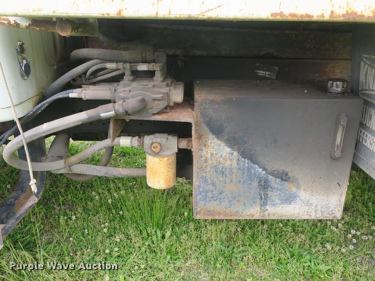 image for item DB8771 1998 International 4700 dump truck