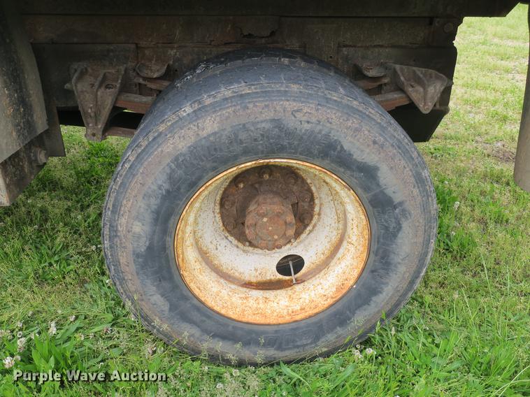 image for item DB8771 1998 International 4700 dump truck