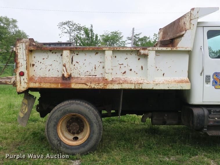 image for item DB8771 1998 International 4700 dump truck