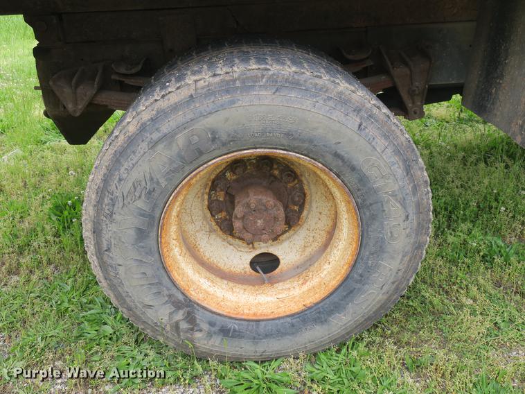 image for item DB8771 1998 International 4700 dump truck