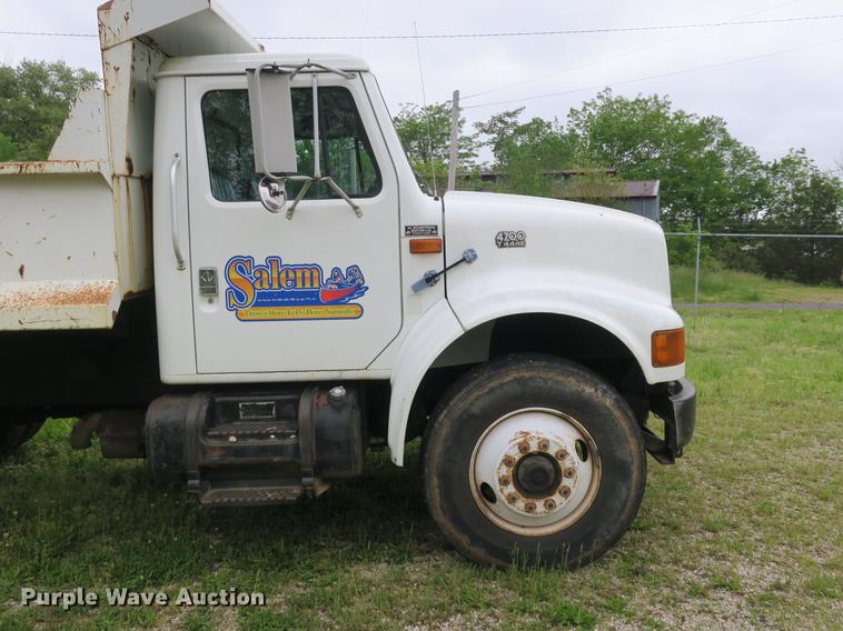 image for item DB8771 1998 International 4700 dump truck