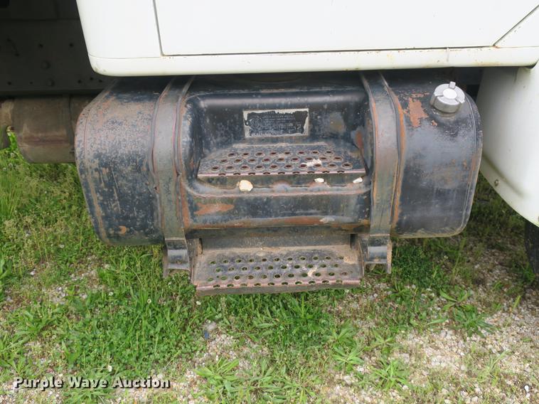 image for item DB8771 1998 International 4700 dump truck