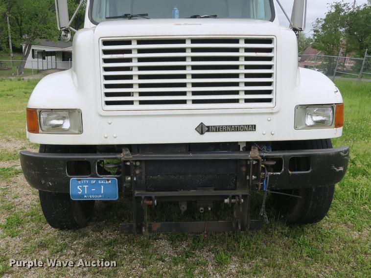 image for item DB8771 1998 International 4700 dump truck