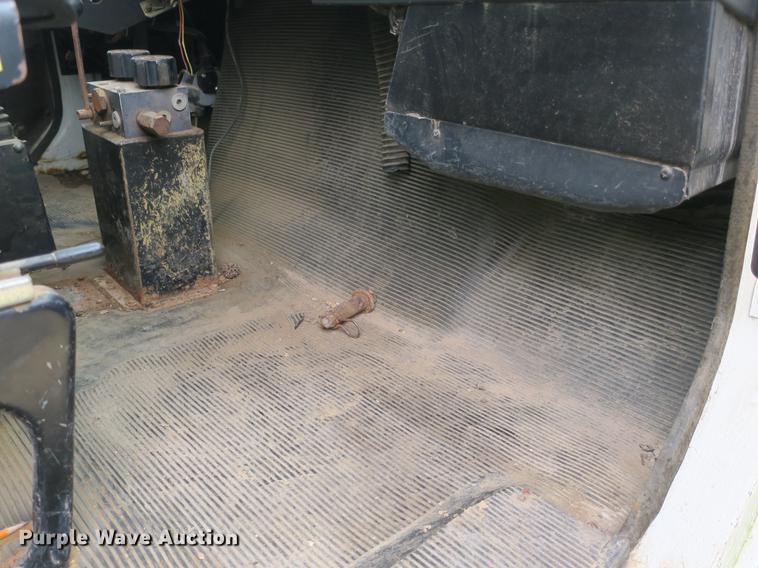 image for item DB8771 1998 International 4700 dump truck