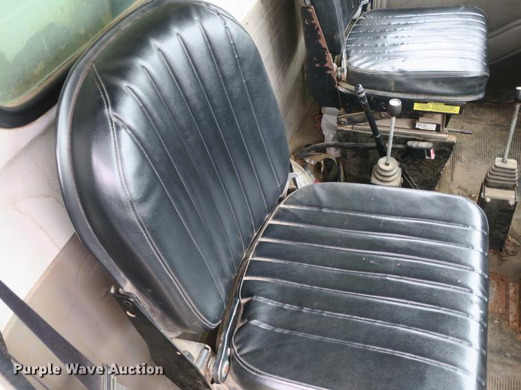 image for item DB8771 1998 International 4700 dump truck